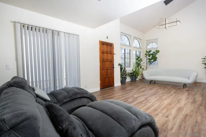 15609 Maturin, San Diego, California 92127