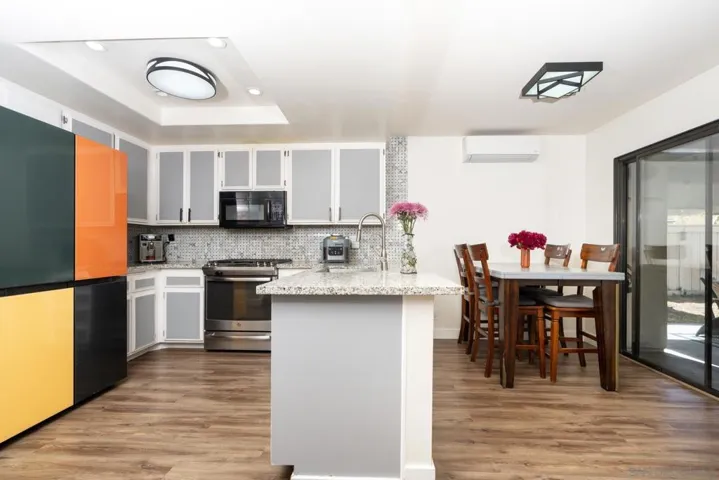 15609 Maturin, San Diego, California 92127