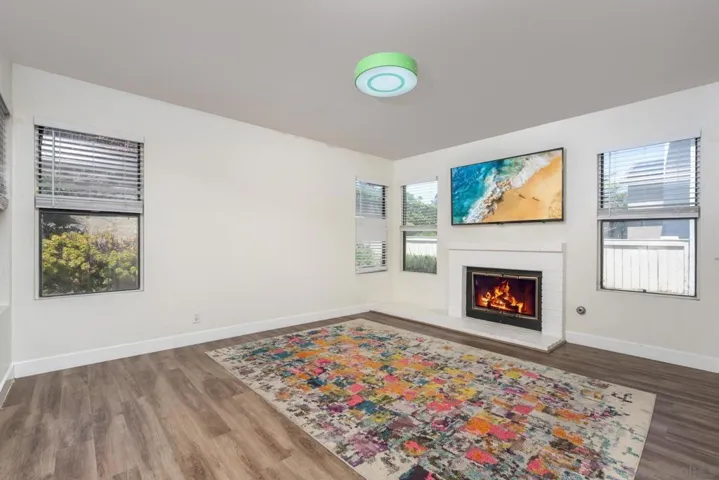 https://zimg.paragon.ice.com/ParagonImages/Property/PA/SDMLS/260013237/39/533/400/fd7425060260bc5b42356b79f34b23ae/3/cfce6ca585c15ad297de123b8477047c/260013237-80d04046-db48-472b-88bc-f7ff871c9d49.JPG