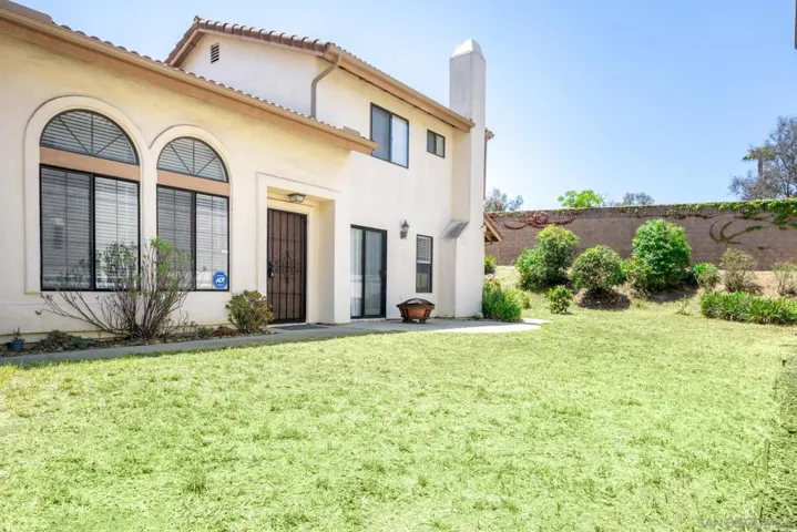 https://zimg.paragon.ice.com/ParagonImages/Property/PA/SDMLS/260013237/40/533/400/bc223e27929c6e27082ba01283f702e7/3/cfce6ca585c15ad297de123b8477047c/260013237-07f8077e-eb3e-4806-87e1-c1c7db159f57.JPG