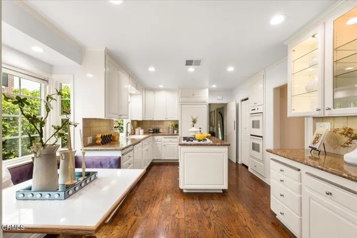 Kitchen + Breakfast Nook