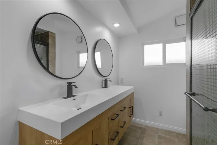 Primary Bath En-Suite