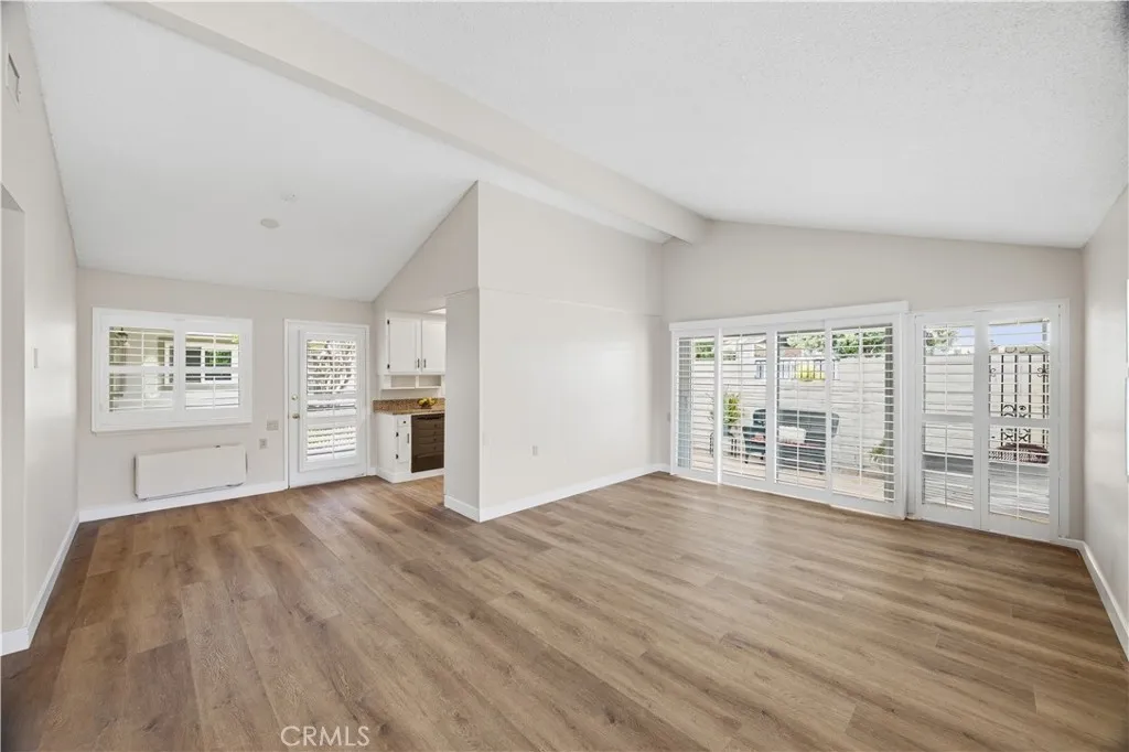 Open and bright floor plan