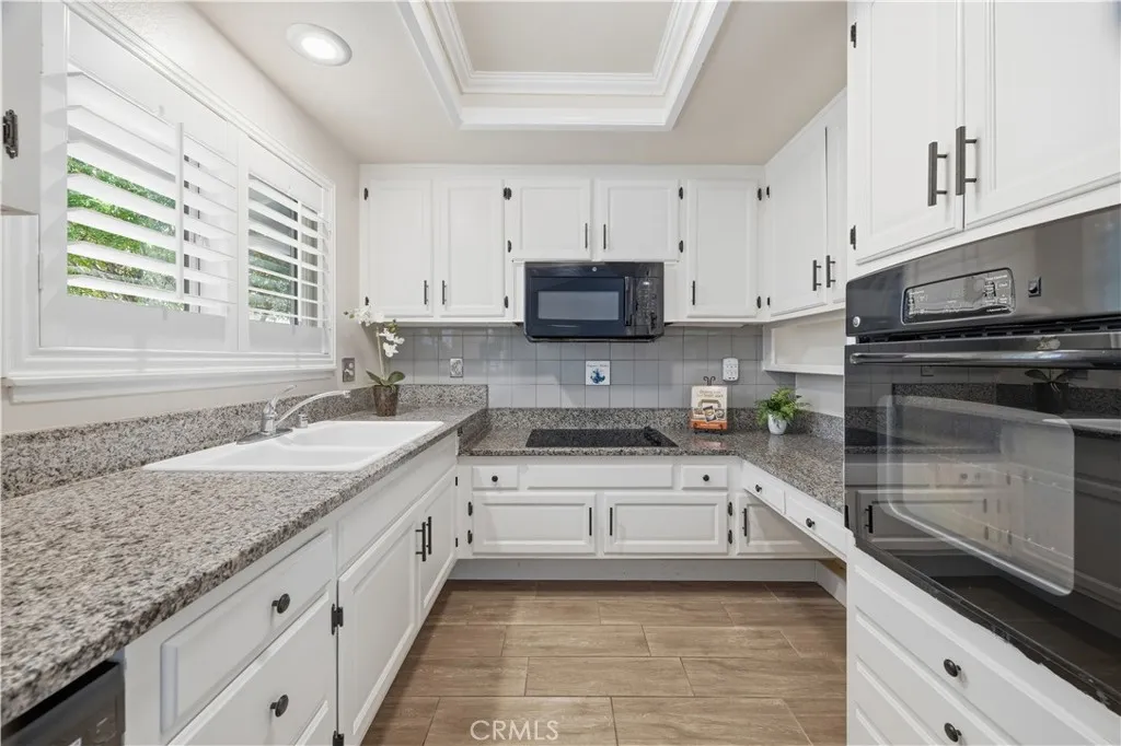 Abundant counter and cabinet space