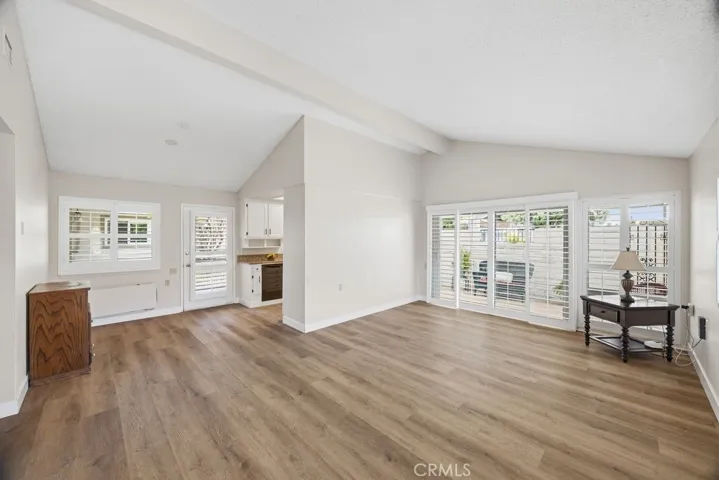 Open and bright floor plan