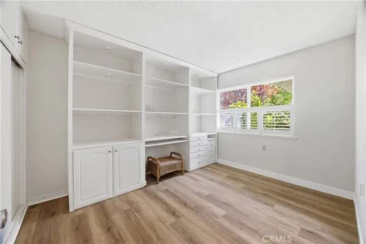 Ideal guest bedroom or home office