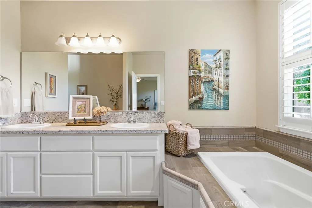 Primary Bathroom Tub