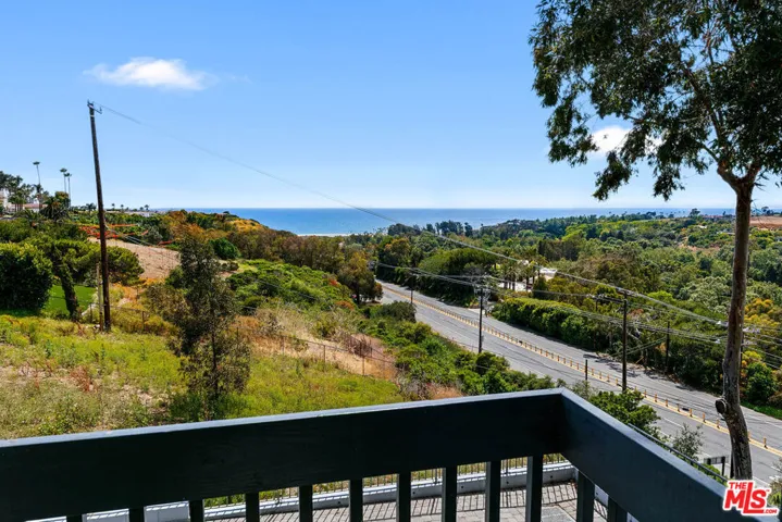 29239 Heathercliff Road 4, Malibu, California 90265