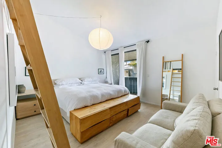 29239 Heathercliff Road 4, Malibu, California 90265