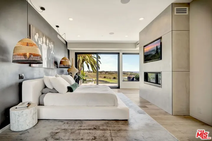 5944 Filaree, Malibu, California 90265