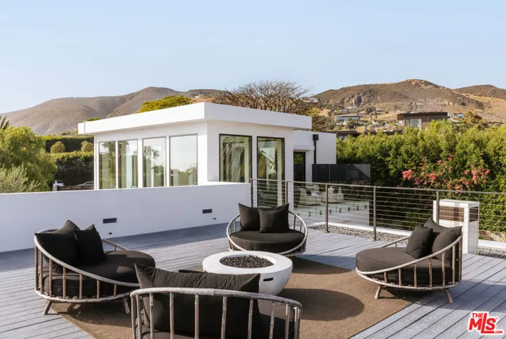 5944 Filaree, Malibu, California 90265