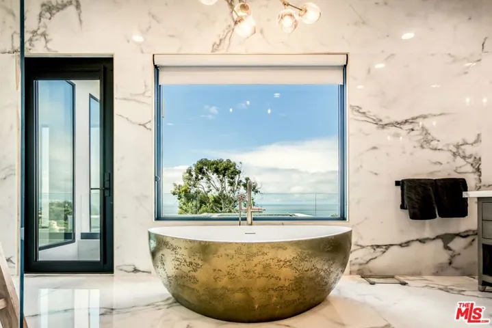 5944 Filaree, Malibu, California 90265