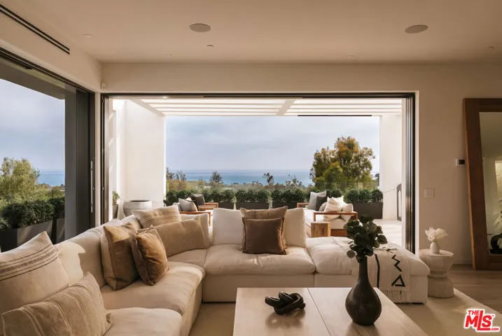 5944 Filaree, Malibu, California 90265