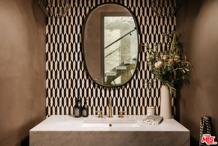 5944 Filaree, Malibu, California 90265