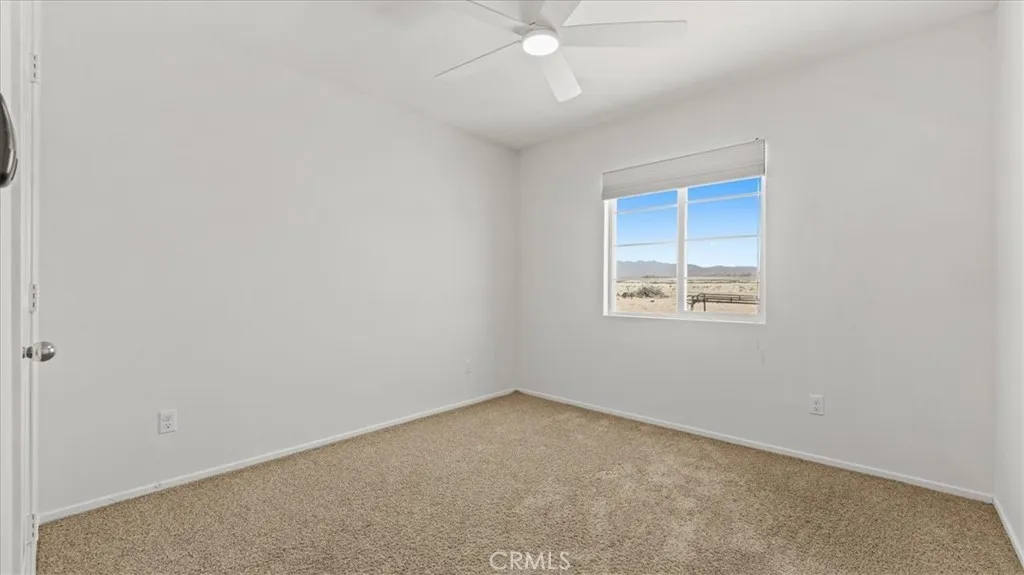Downstair Bedroom w/ Walk-in Closet