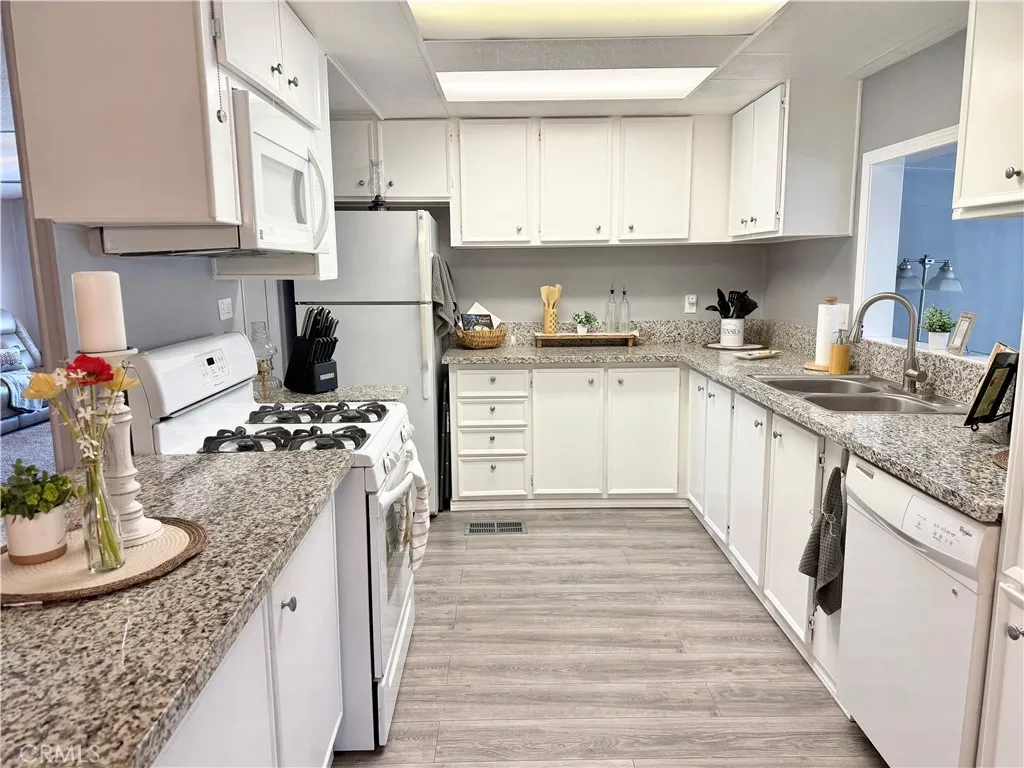 Large kitchen with tons of cabinetry