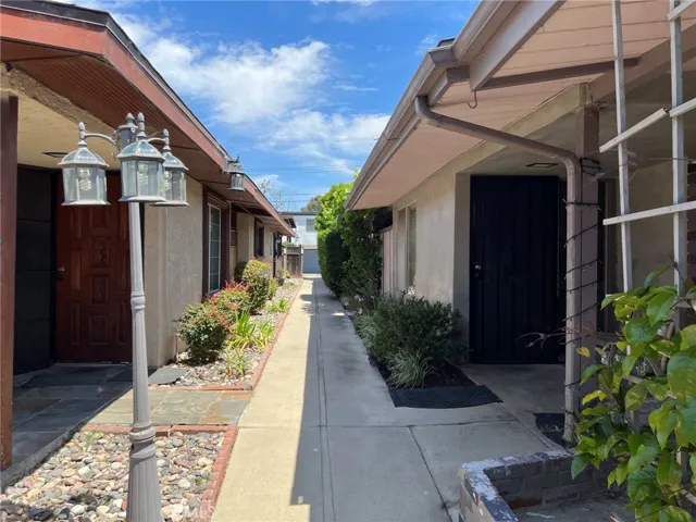 408 Ford Road, Costa Mesa, California 92627