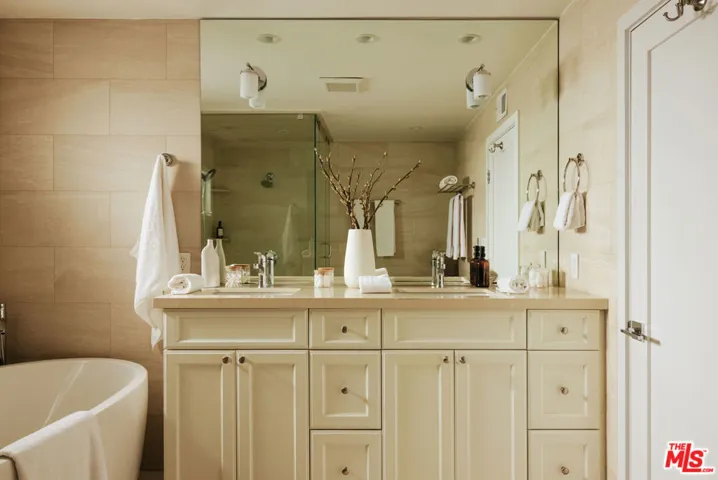 1744 N Doheny Drive, Los Angeles, California 90069