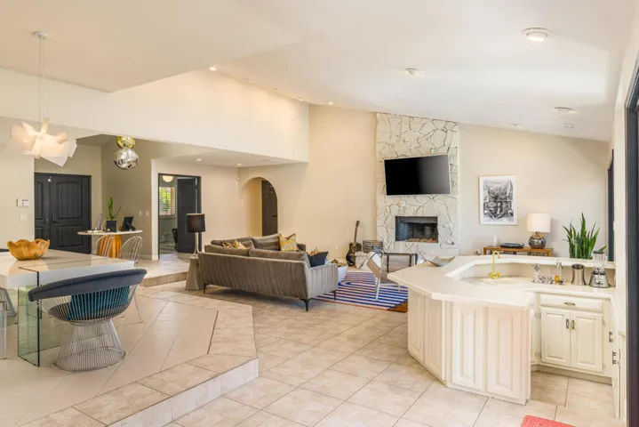 5365 E Cherry Hills Dr-15