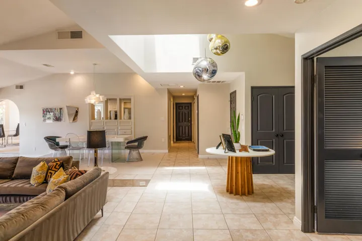 5365 E Cherry Hills Dr-11