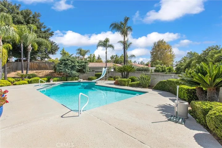 1422 Henrietta Street, Redlands, California 92373