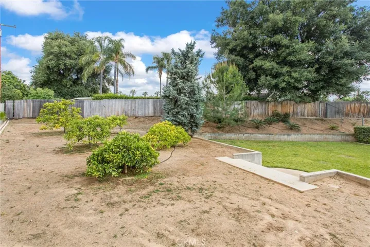 1422 Henrietta Street, Redlands, California 92373