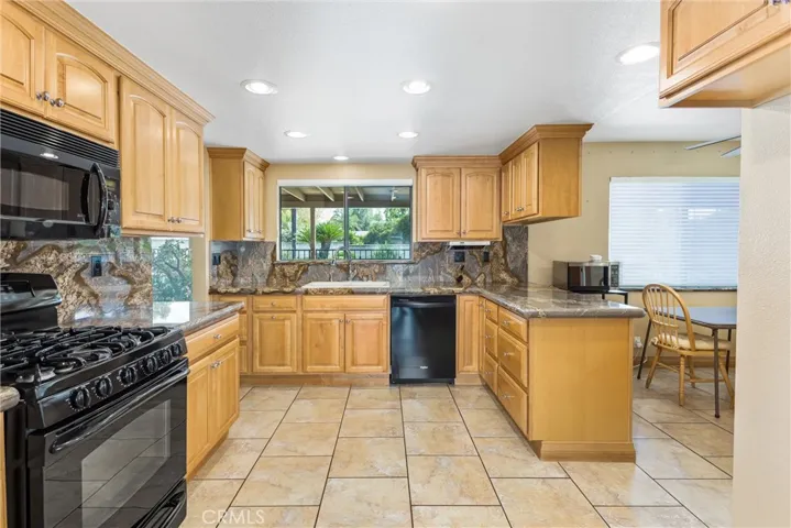 1422 Henrietta Street, Redlands, California 92373