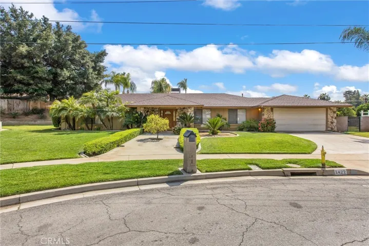 1422 Henrietta Street, Redlands, California 92373