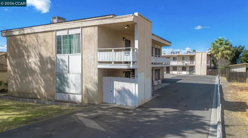 218 W K St, Los Banos, California 93635