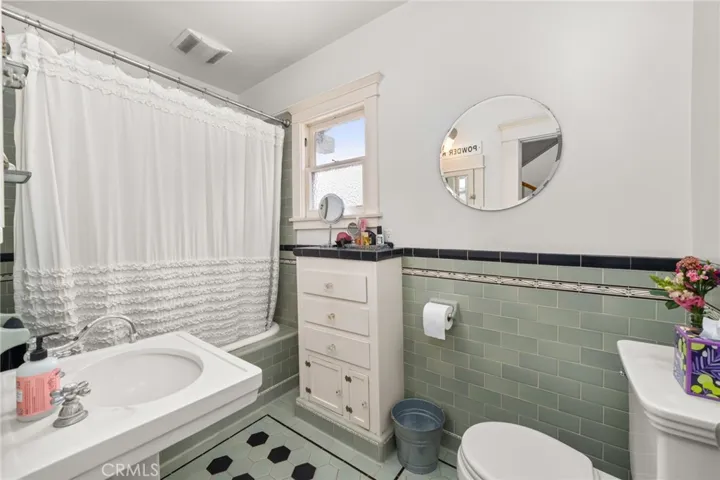 Main floor bath