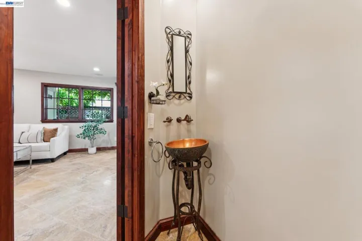 1501 8th St, Alameda, California 94501