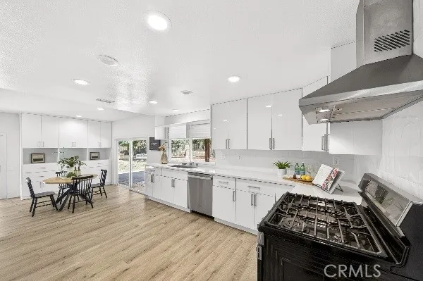 10842 Amber Hill, Whittier, California 90601