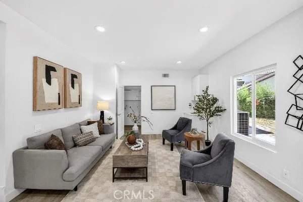 10842 Amber Hill, Whittier, California 90601