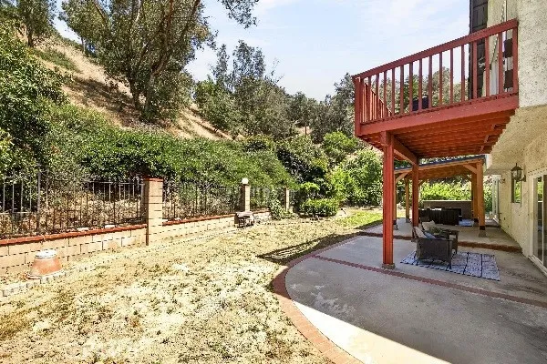10842 Amber Hill, Whittier, California 90601