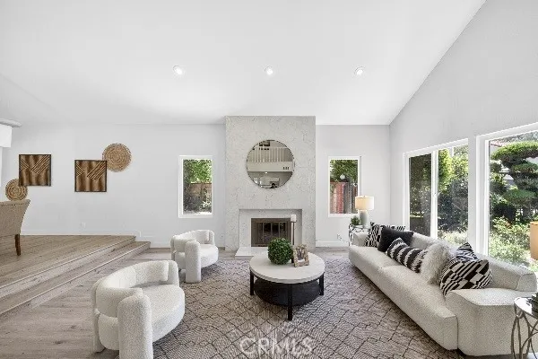 10842 Amber Hill, Whittier, California 90601