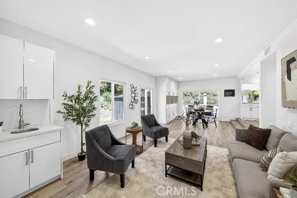 10842 Amber Hill, Whittier, California 90601