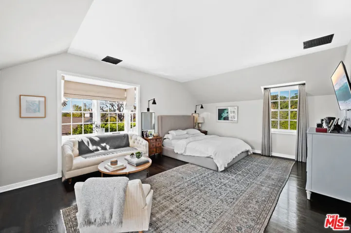 211 Barlock Avenue, Los Angeles, California 90049