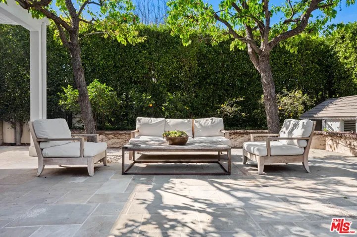 211 Barlock Avenue, Los Angeles, California 90049