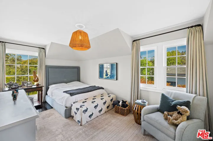 211 Barlock Avenue, Los Angeles, California 90049
