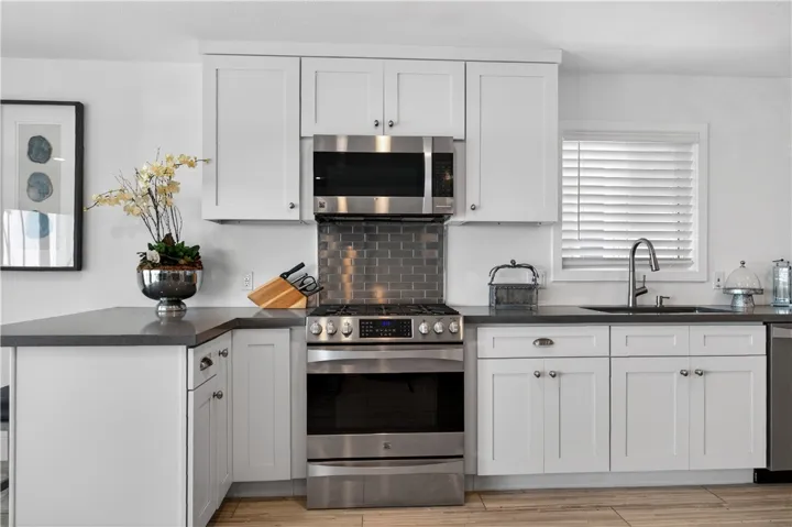 2212 W Oceanfront, Newport Beach, California 92663