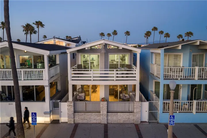 2212 W Oceanfront, Newport Beach, California 92663