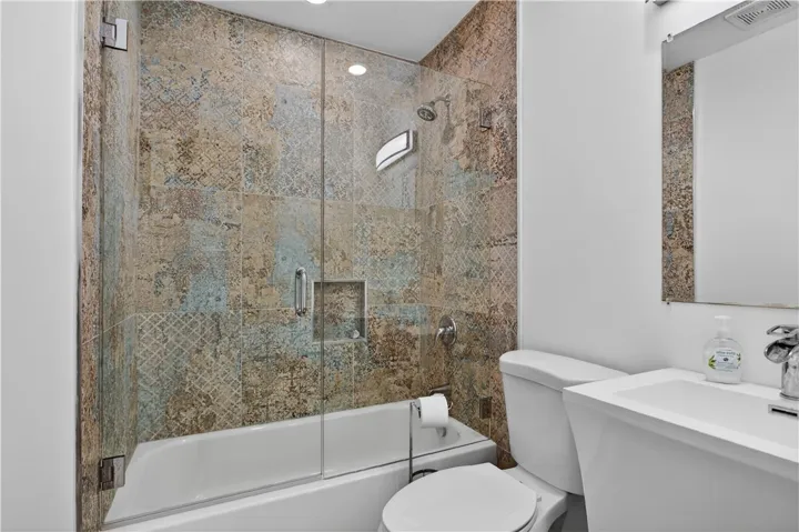 2212 W Oceanfront, Newport Beach, California 92663