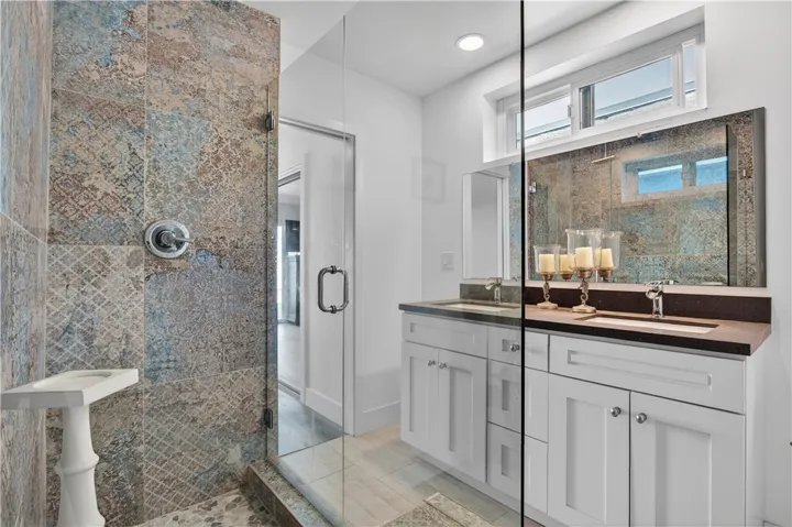 2212 W Oceanfront, Newport Beach, California 92663