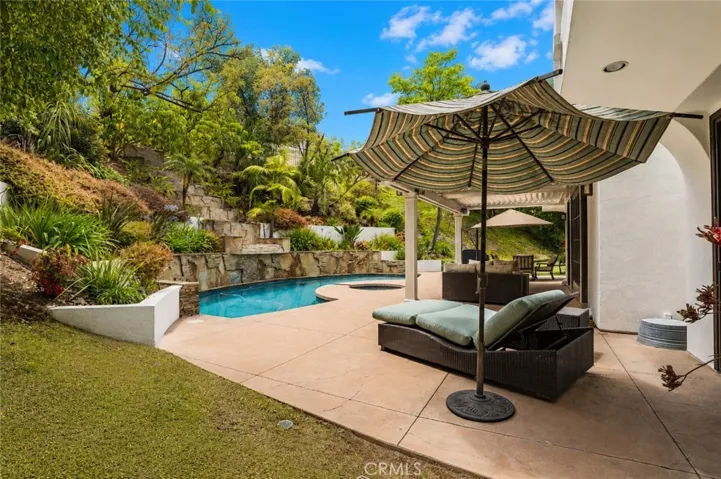 23921 Park Granada, Calabasas, California 91302