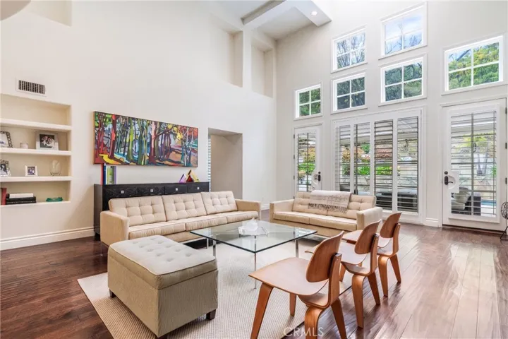 23921 Park Granada, Calabasas, California 91302