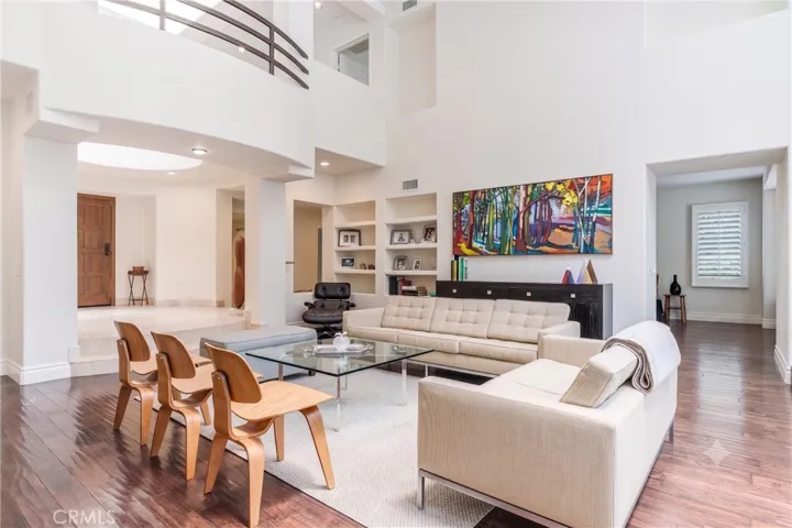 23921 Park Granada, Calabasas, California 91302