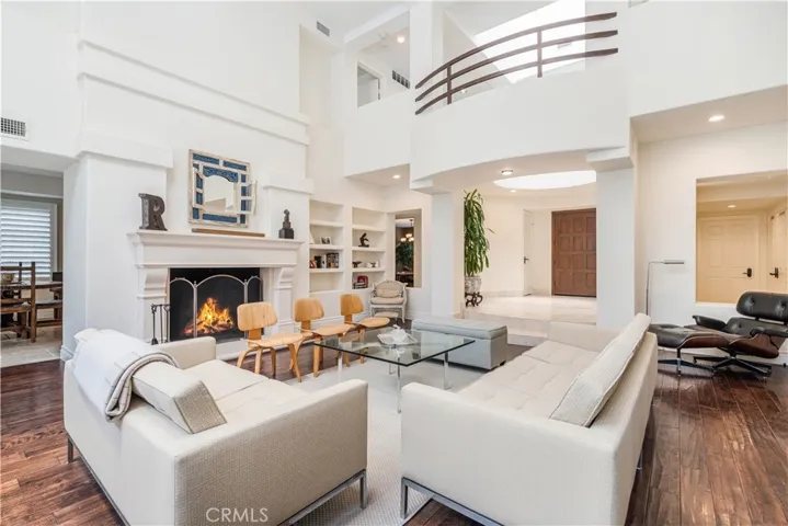 23921 Park Granada, Calabasas, California 91302