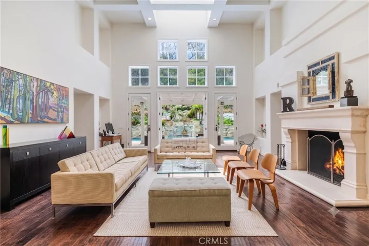 23921 Park Granada, Calabasas, California 91302