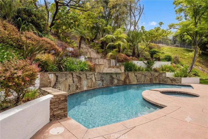 23921 Park Granada, Calabasas, California 91302