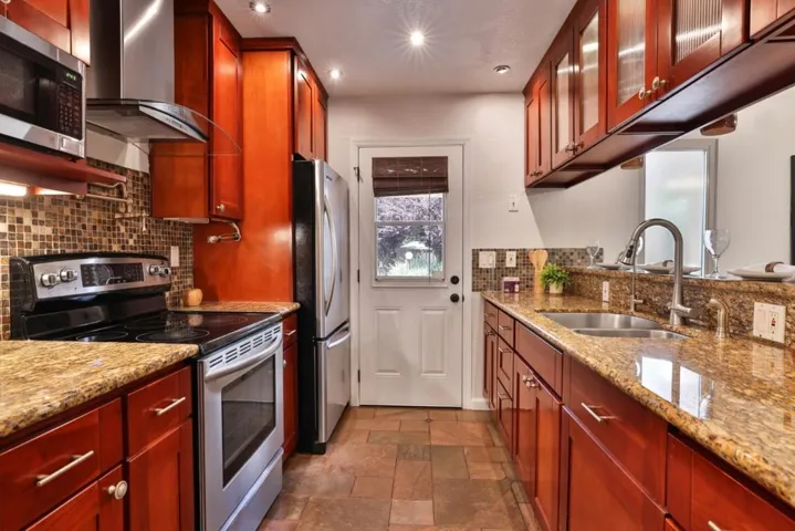 248 E Red Oak Drive E, Sunnyvale, California 94086